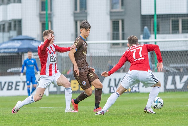 是本泽马职 是本泽马职